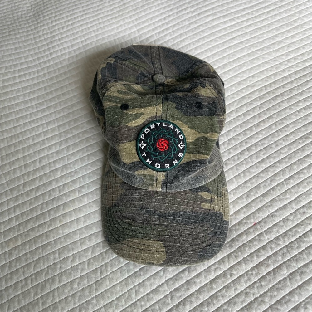 Portland Thorns hat.